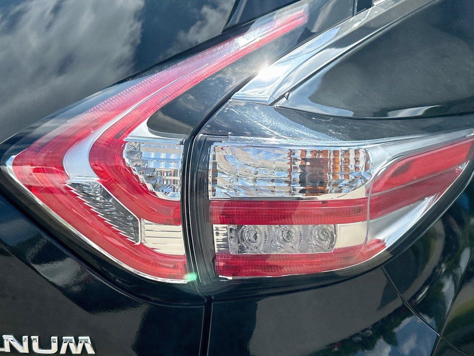 Used 2015 Nissan Murano Platinum w/ Platinum Technology Package FWD image 11