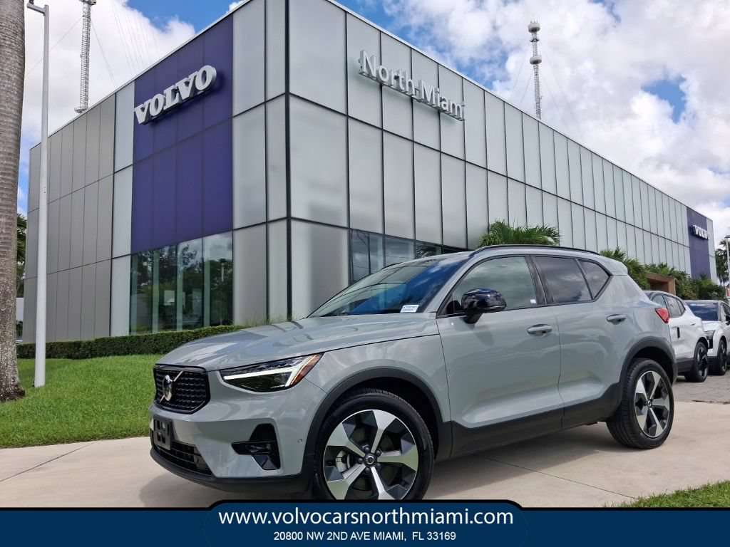 Used 2026 Volvo XC40 B5 Plus