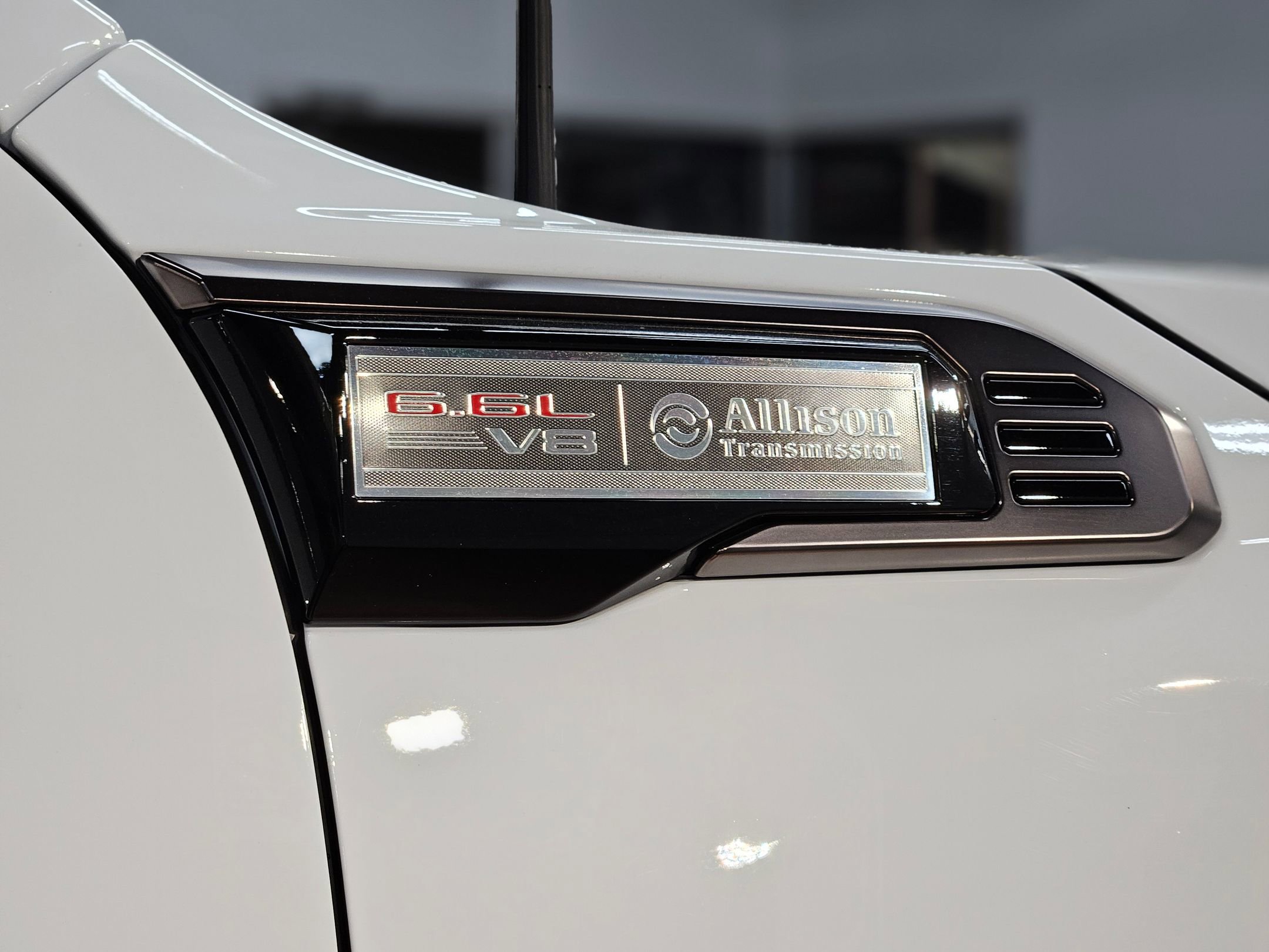 Used 2025 GMC Sierra 2500 AT4X image 40