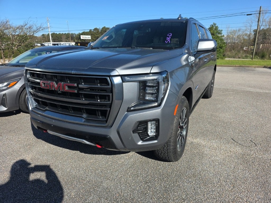 Used 2021 GMC Yukon XL AT4 w/ AT4 Premium Plus Package image 4
