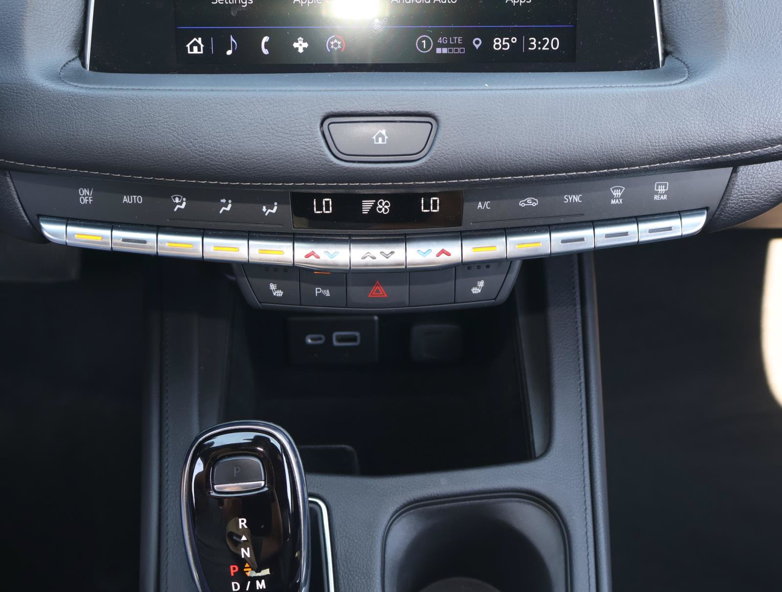 Used 2023 Cadillac XT4 Luxury w/ Cold Weather Package FWD image 29