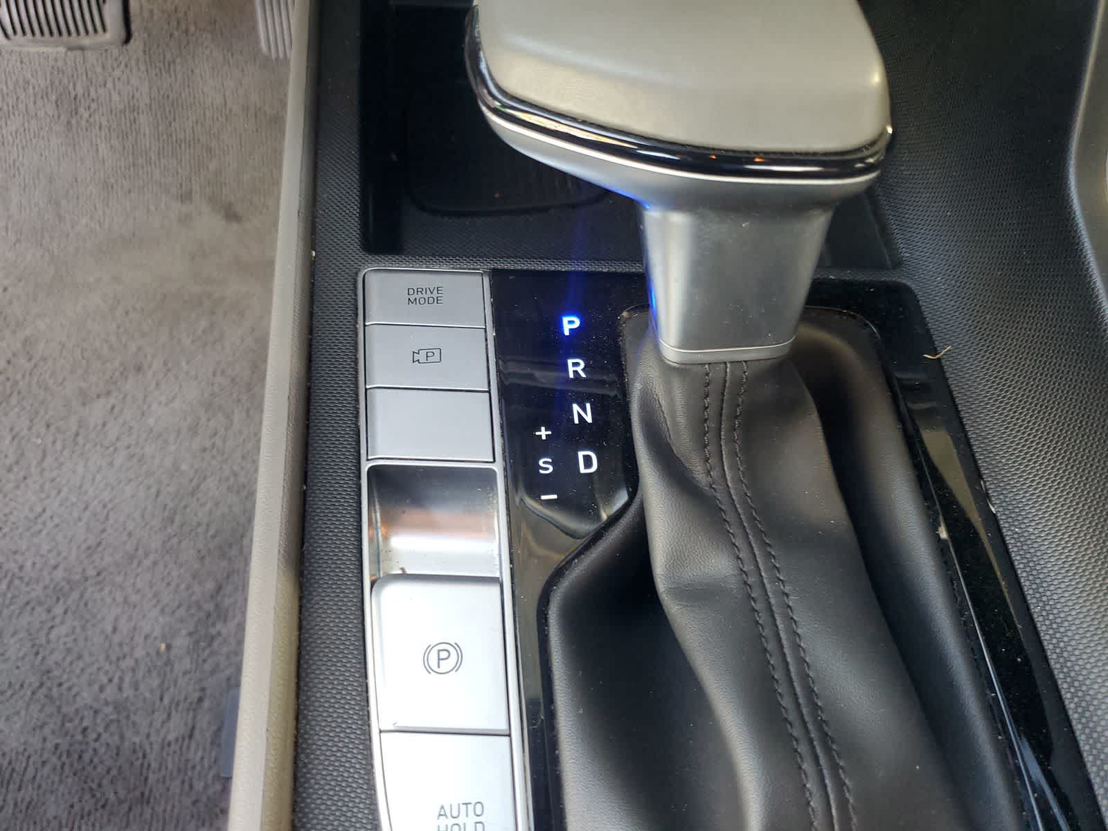 Used 2025 Hyundai Elantra SEL FWD image 15