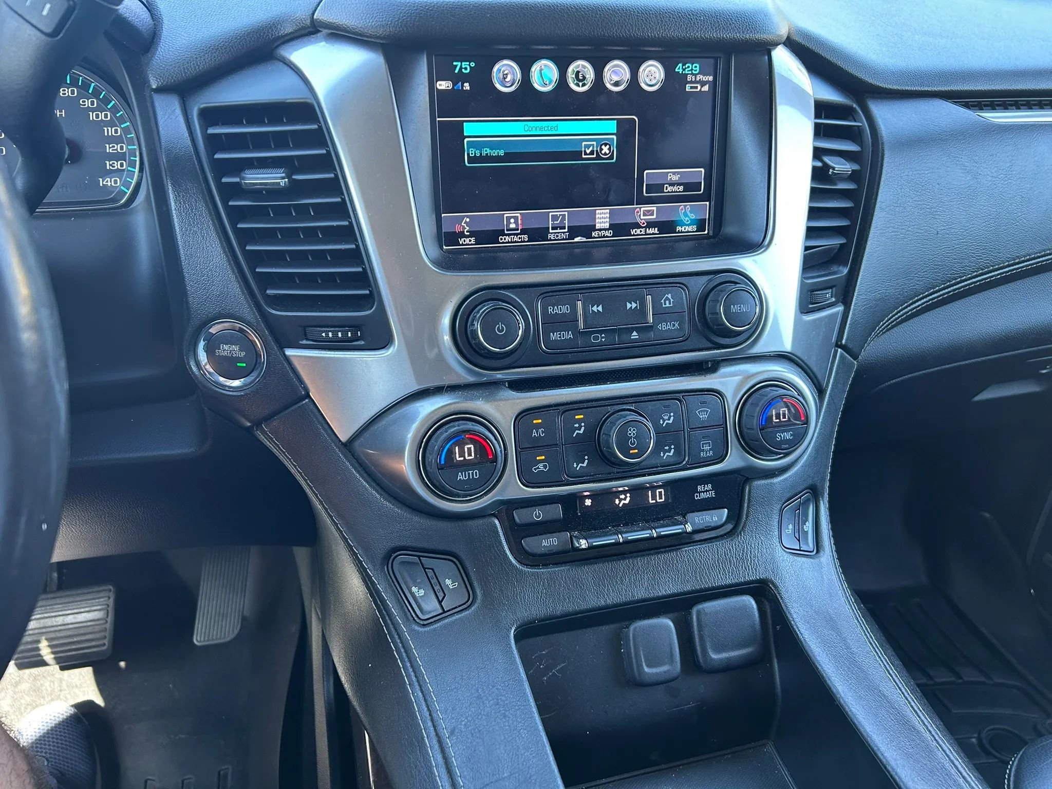 Used 2017 Chevrolet Suburban LT RWD image 23