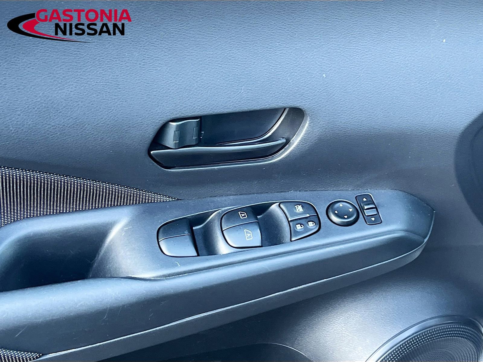 Used 2020 Nissan Kicks S image 22