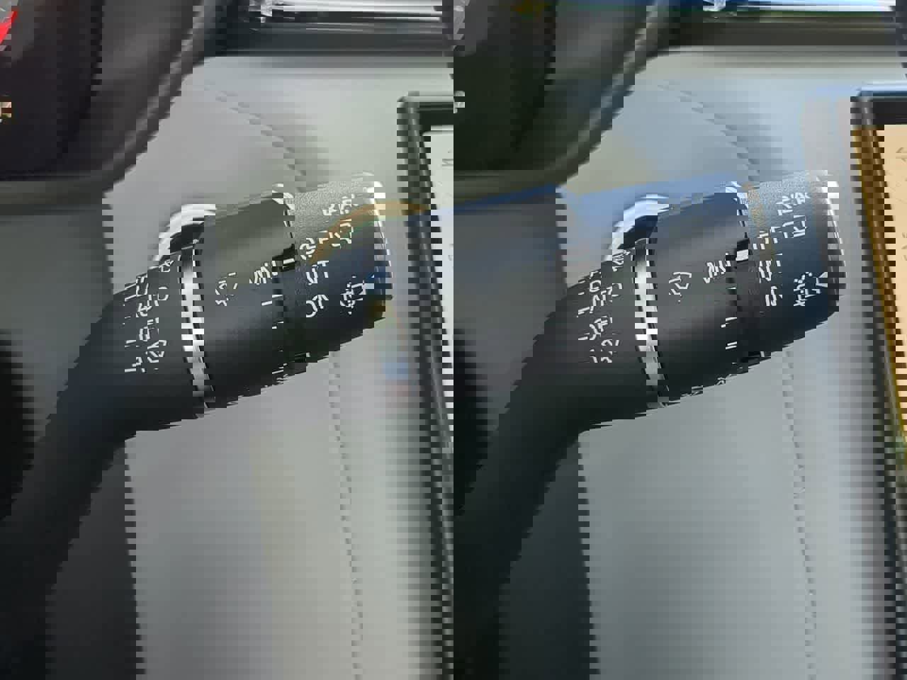 New 2026 Land Rover Range Rover Velar Dynamic SE image 28