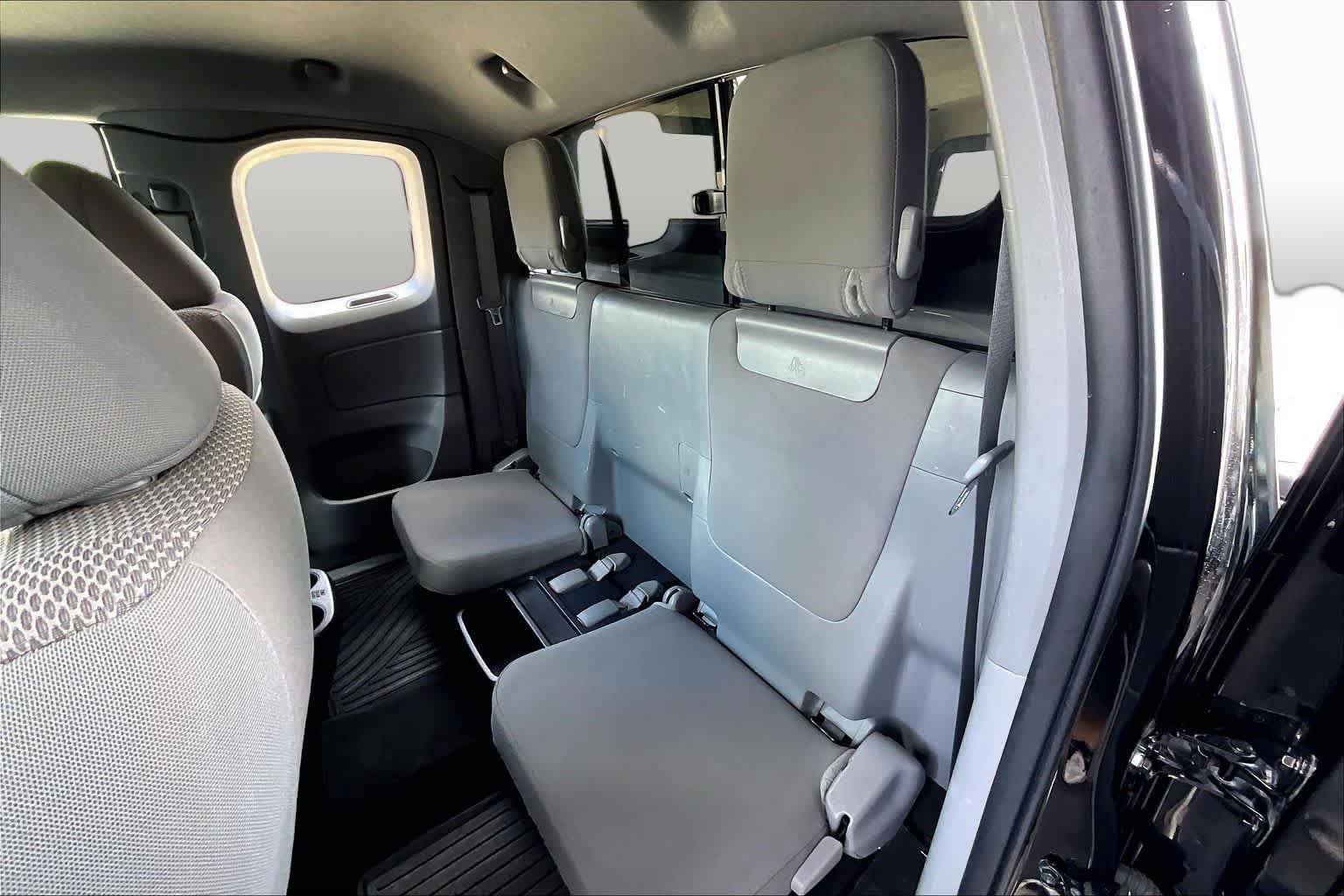 Used 2015 Toyota Tacoma 2WD Access Cab w/ Convenience Package image 20