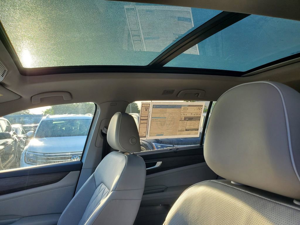 New 2026 Volkswagen Atlas SE FWD image 8
