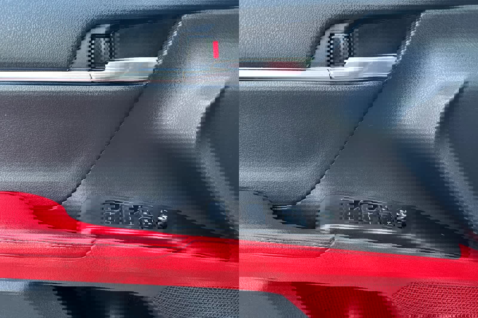 Used 2022 Toyota Camry XSE image 12