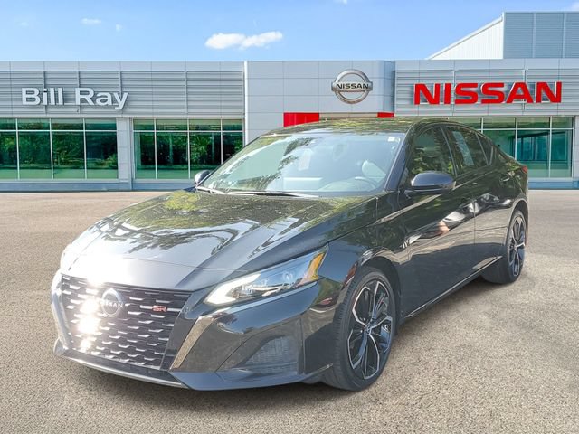 Certified 2023 Nissan Altima 2.5 SR w/ SR Premium Package AWD/4WD image 2
