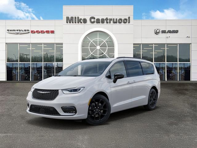 New 2026 Chrysler Pacifica Limited w/ S Appearance Package image 2