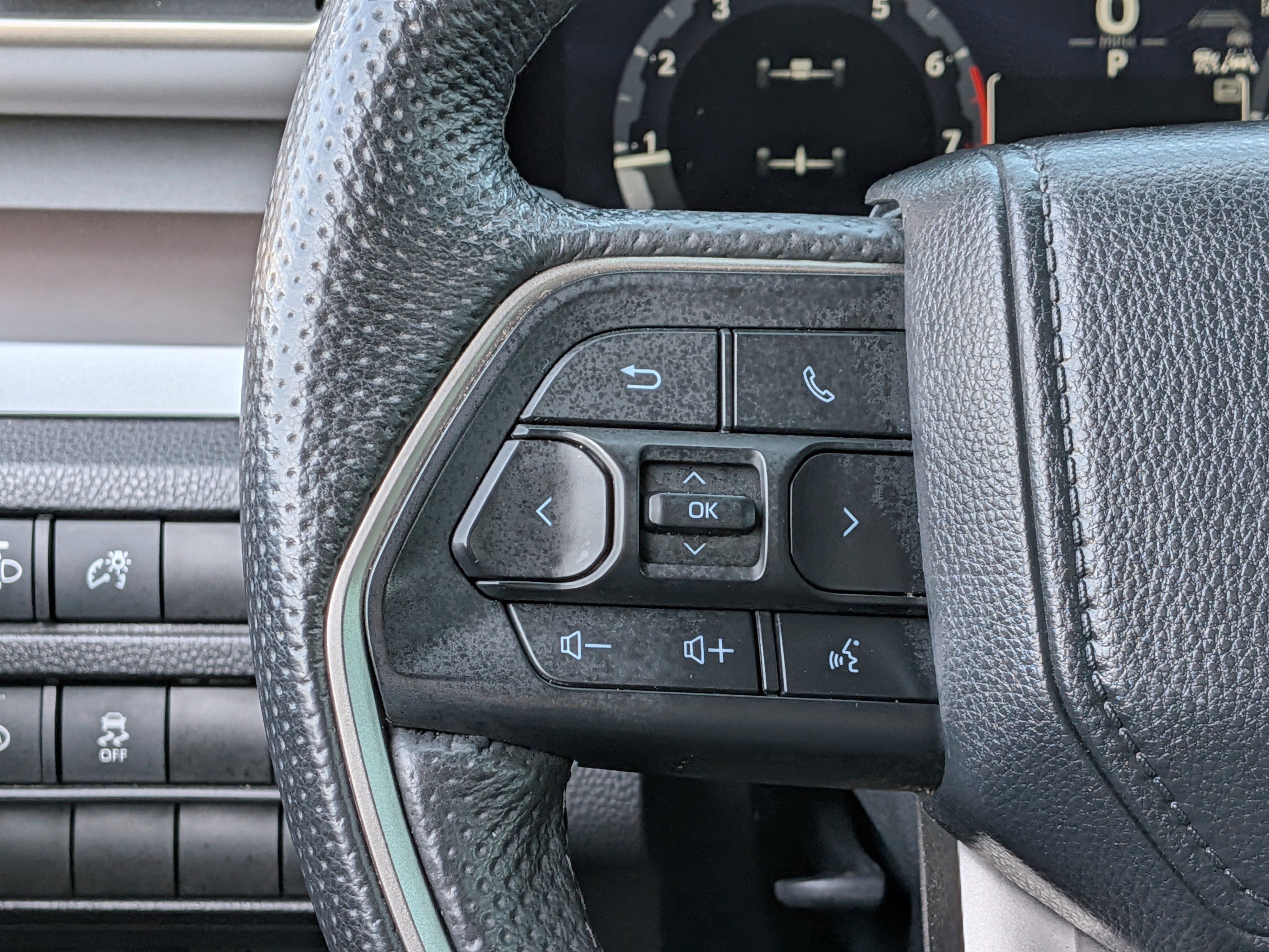 Certified 2024 Toyota Tacoma TRD Sport AWD/4WD image 29
