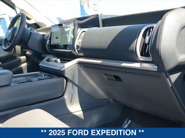 Used 2025 Ford Expedition Max Active AWD/4WD image 20