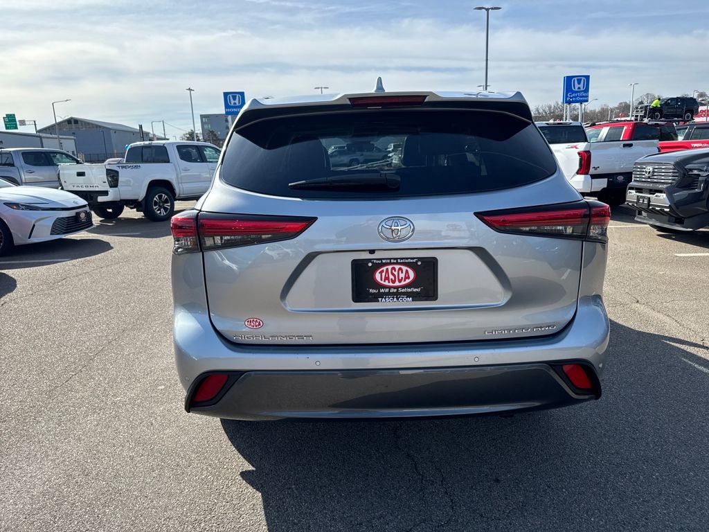 Used 2021 Toyota Highlander Limited AWD/4WD image 6