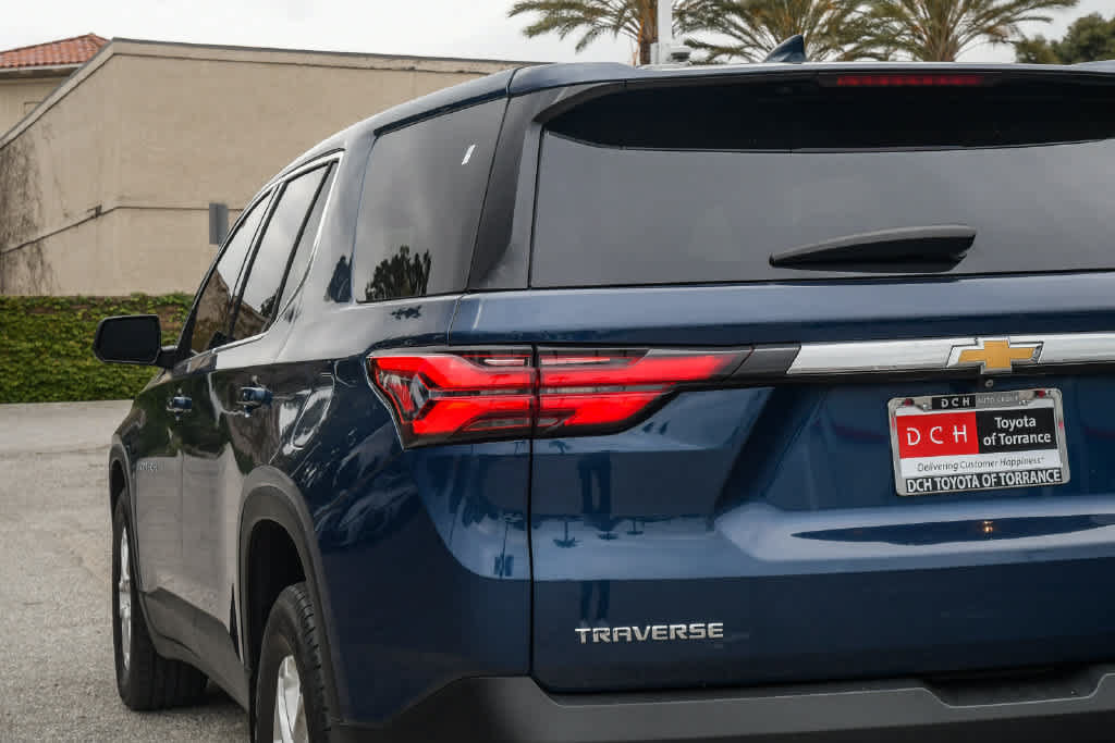 Used 2022 Chevrolet Traverse LS FWD image 6