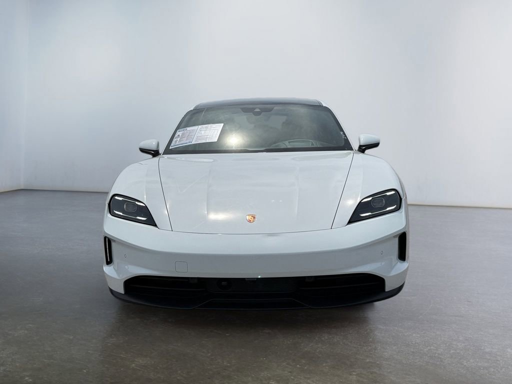 Used 2025 Porsche Taycan image 8