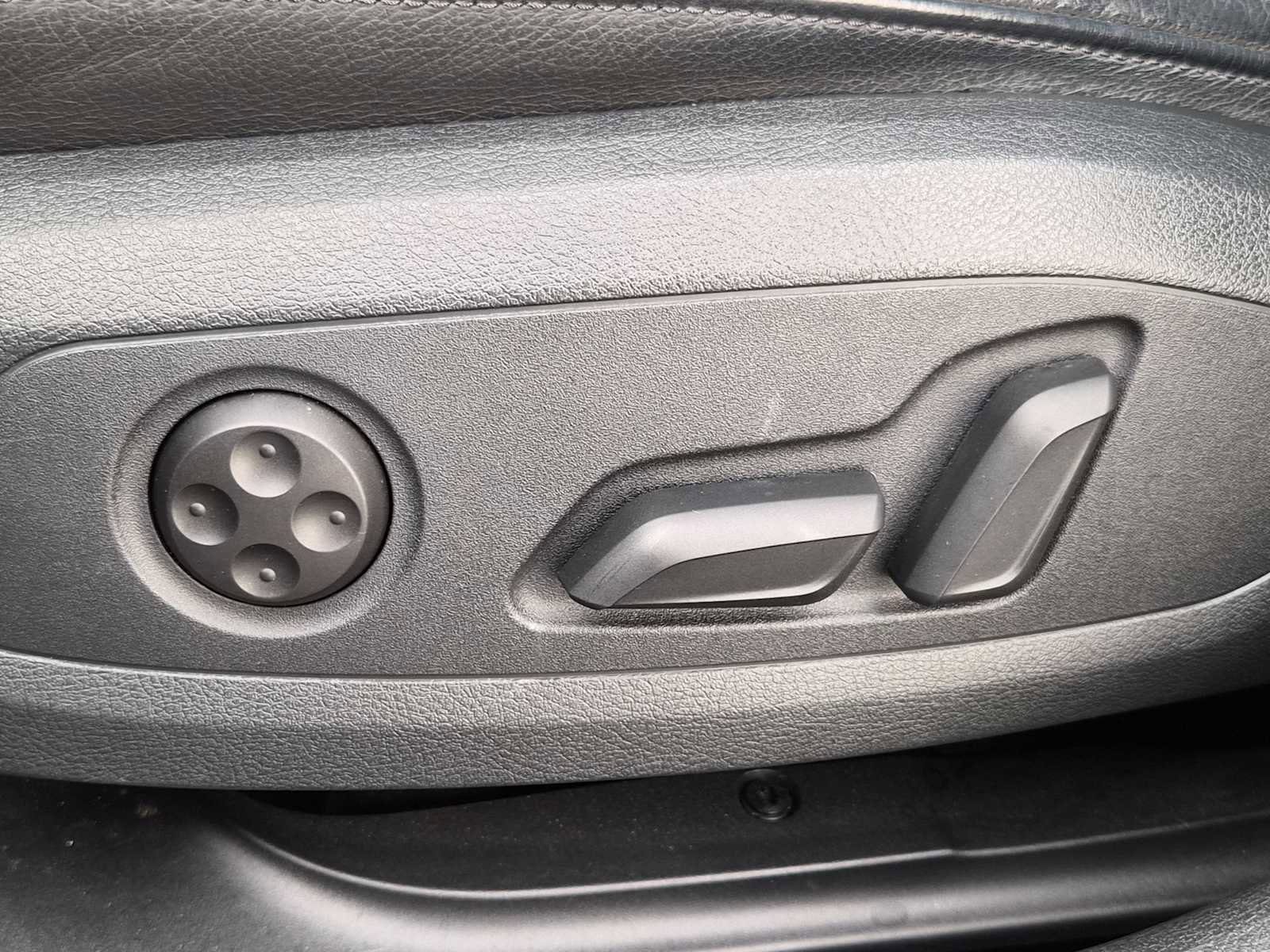 Used 2019 Audi A4 2.0T Premium w/ Convenience Package image 16