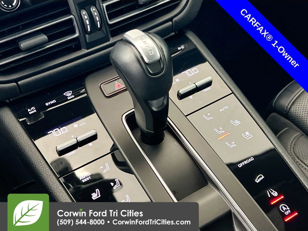 Used 2024 Porsche Macan image 9