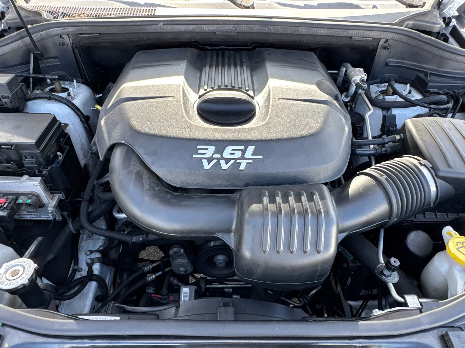 Used 2013 Jeep Grand Cherokee Overland AWD/4WD image 6
