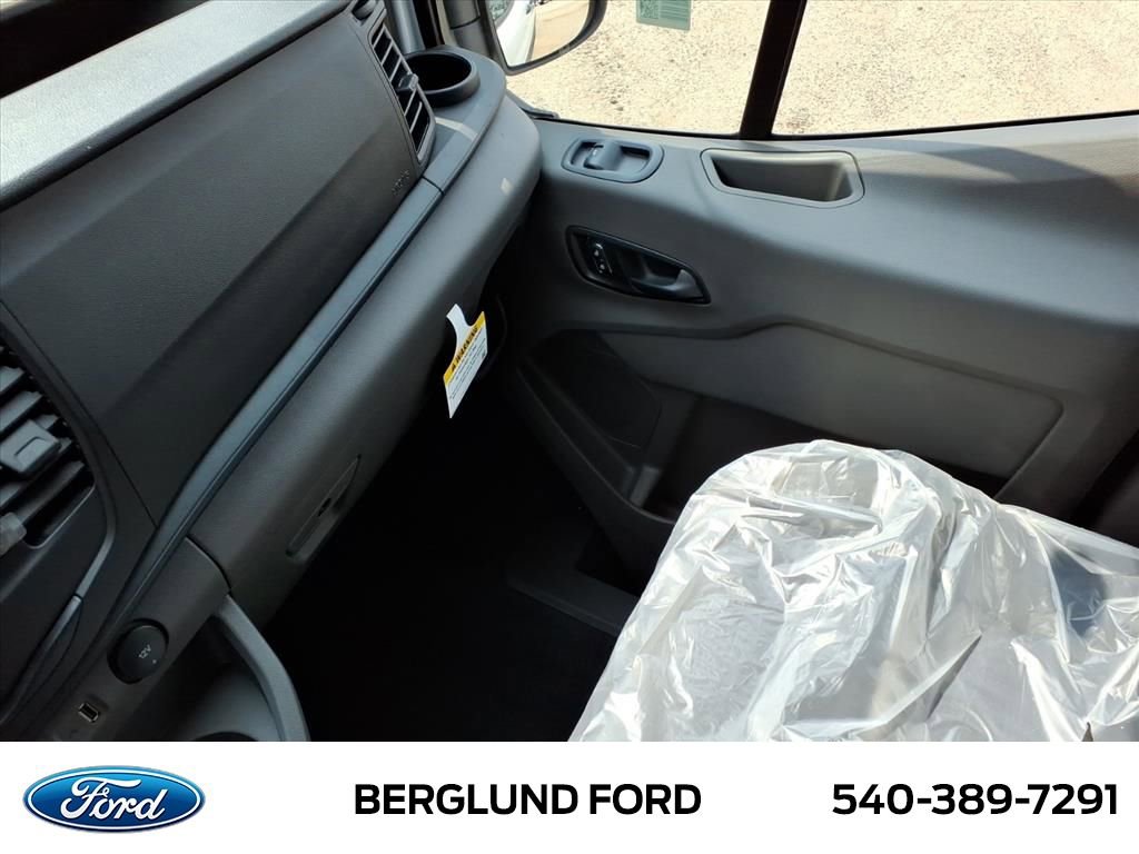 New 2025 Ford Transit 250 Low Roof image 19