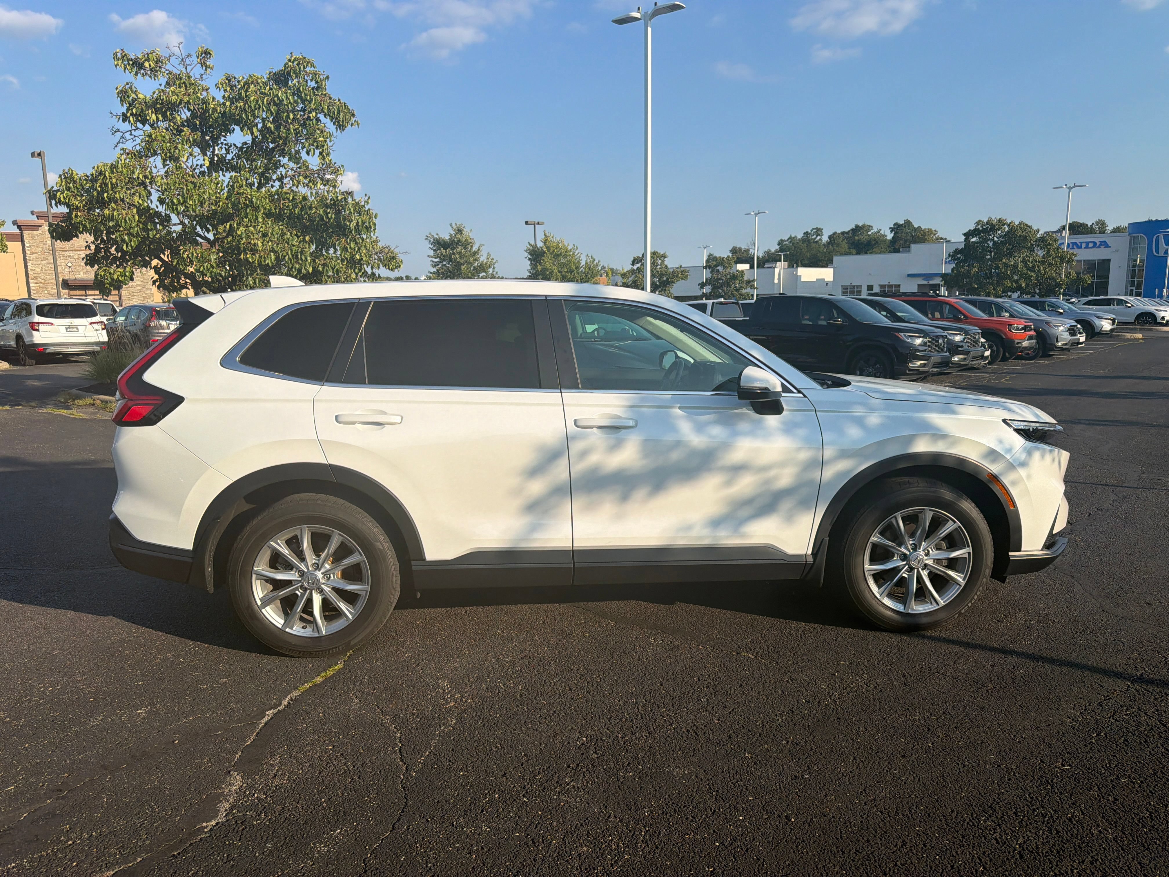 Used 2024 Honda CR-V EX-L image 17