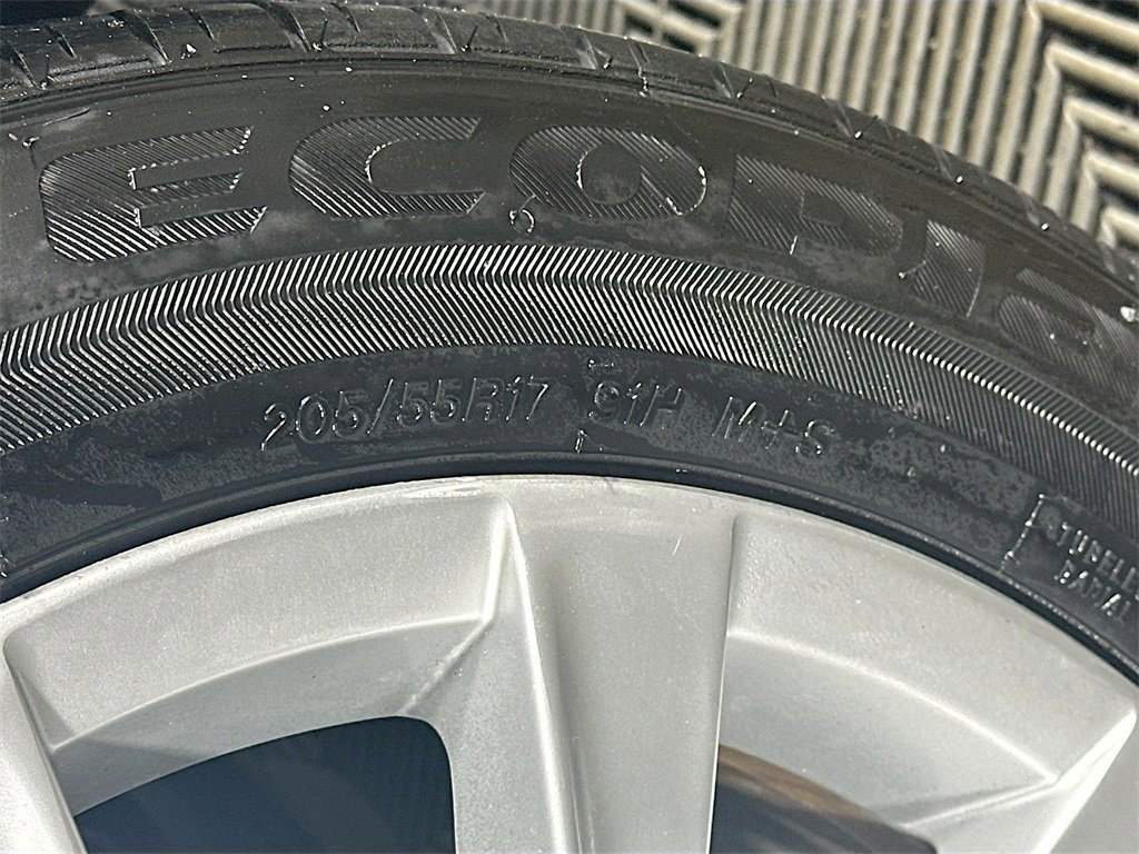 Used 2017 Volkswagen Golf Alltrack SE image 32