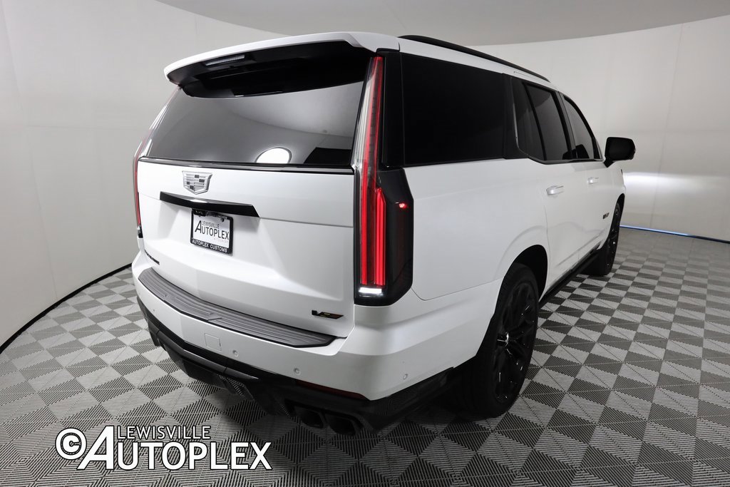 Used 2025 Cadillac Escalade V w/ LPO, ONYX Package image 6