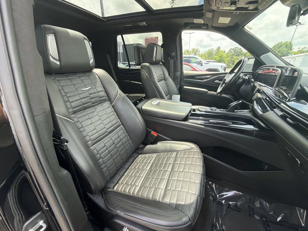 Used 2023 Cadillac Escalade V AWD/4WD image 25