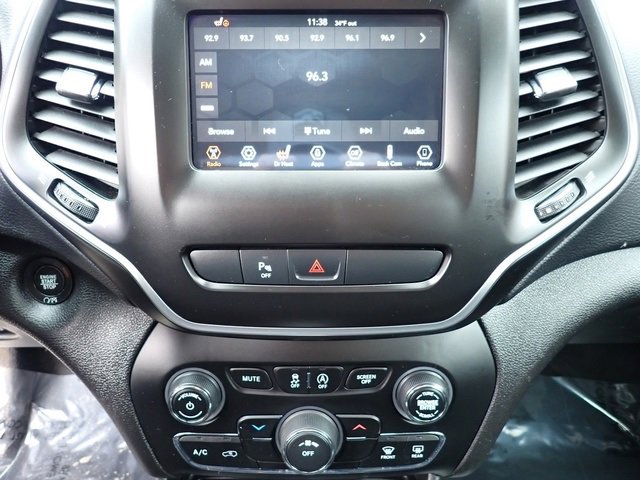 Used 2019 Jeep Cherokee Latitude Plus w/ Cold Weather Group image 28