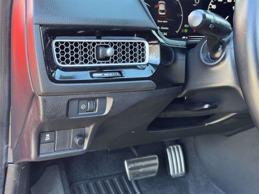 Used 2025 Honda Civic Sport image 11