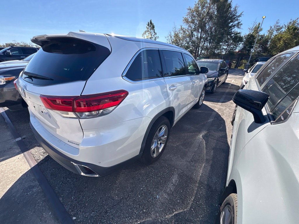 Used 2018 Toyota Highlander Limited FWD image 13