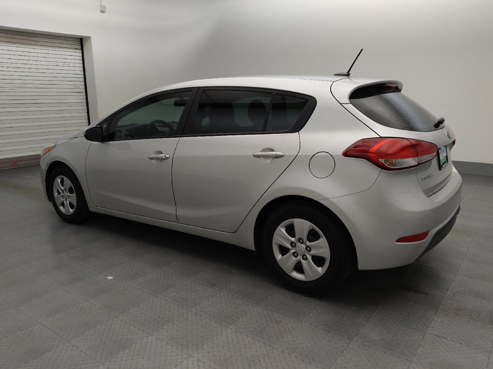 Used 2017 Kia Forte LX FWD image 3