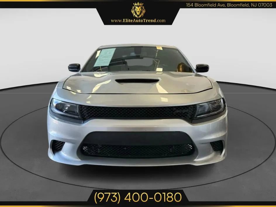 Used 2022 Dodge Charger SXT w/ Blacktop Package image 2