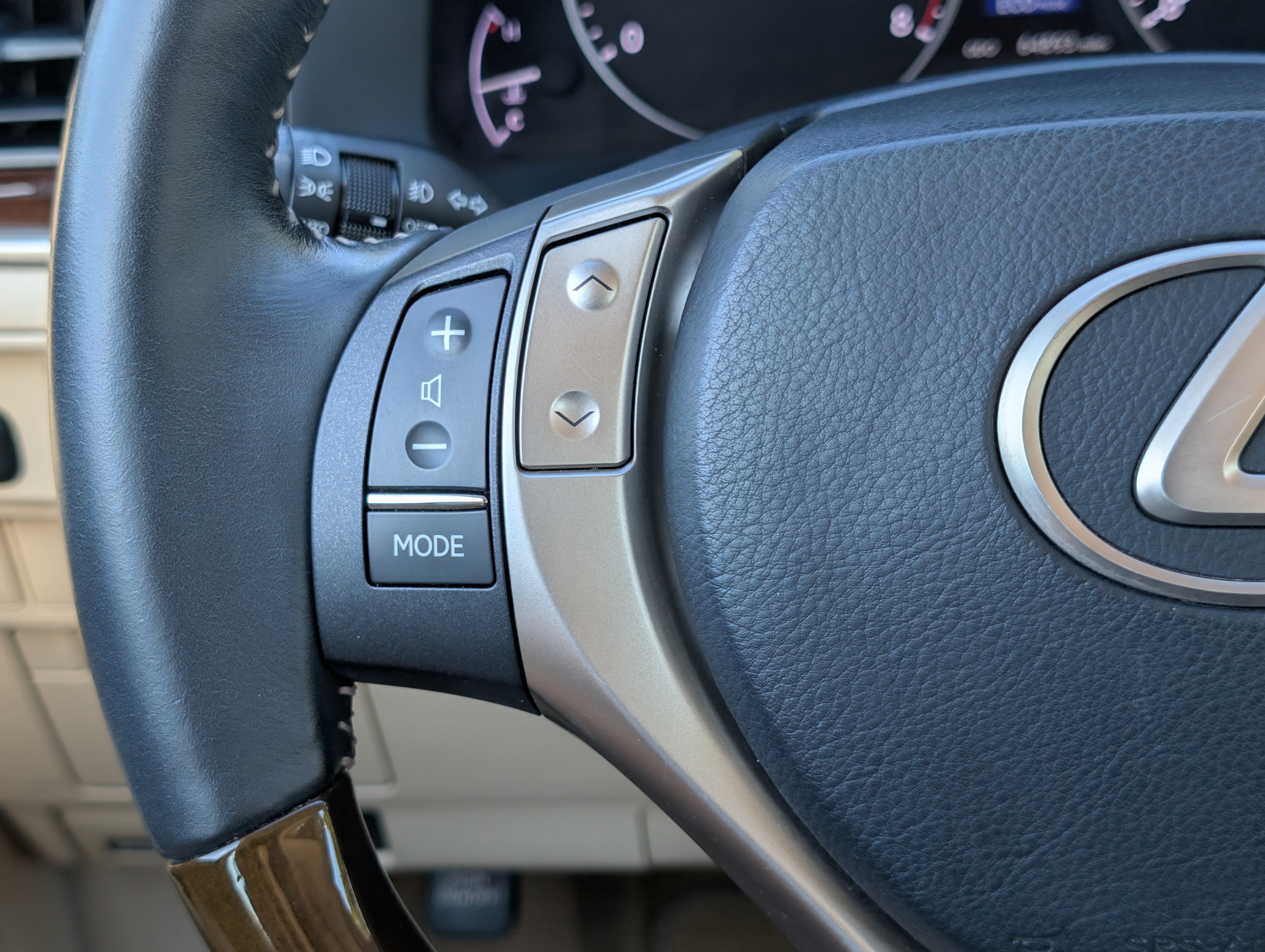Used 2014 Lexus ES 350 w/ Luxury Package FWD image 20
