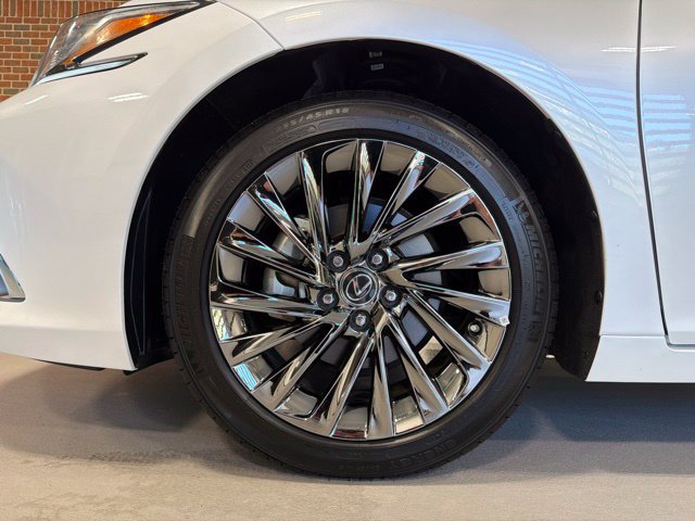 Used 2025 Lexus ES 300h w/ Technology Package FWD image 34