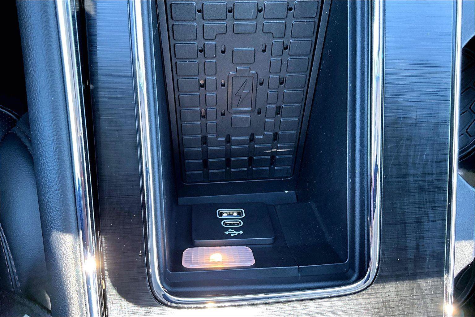 Used 2025 Lincoln Aviator AWD image 33