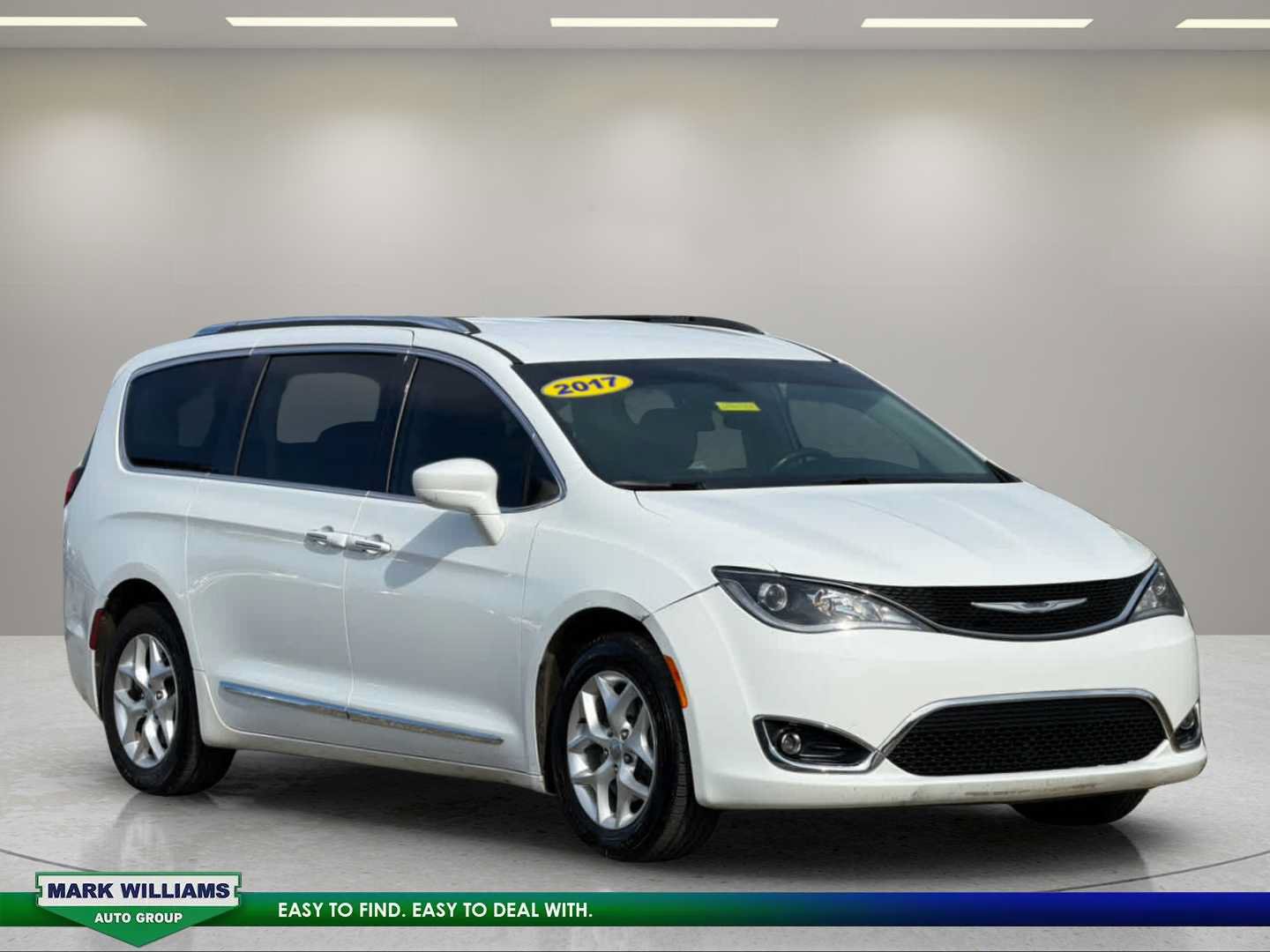 Used 2017 Chrysler Pacifica Touring-L Plus w/ Tire & Wheel Group