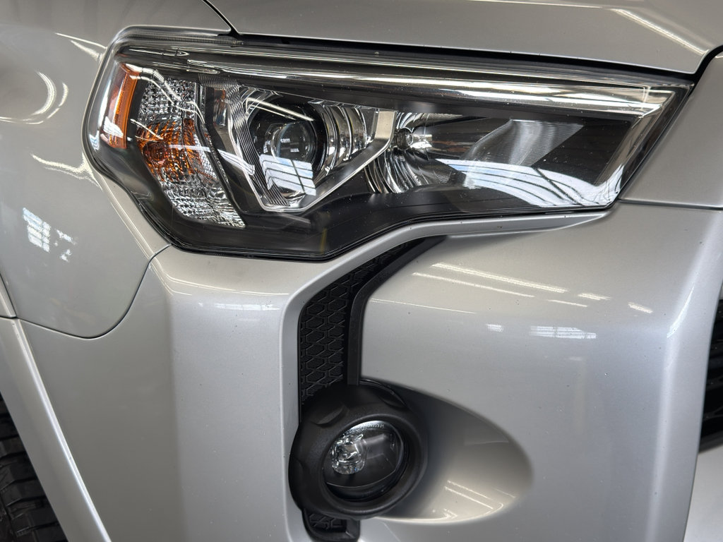 Used 2023 Toyota 4Runner SR5 Premium w/ Moonroof Package AWD/4WD image 3
