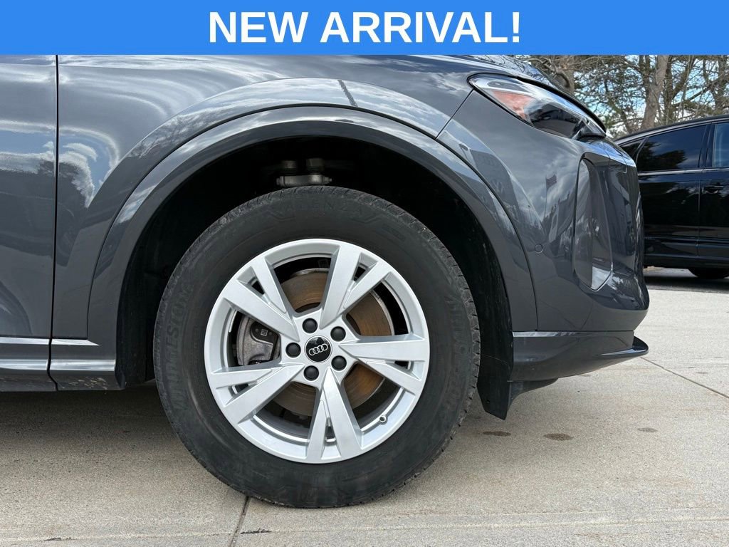 Used 2025 Audi Q5 Premium w/ Convenience Package image 8
