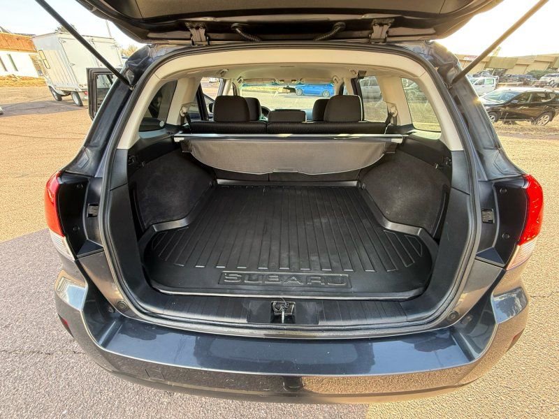 Used 2010 Subaru Outback 2.5i Premium image 14