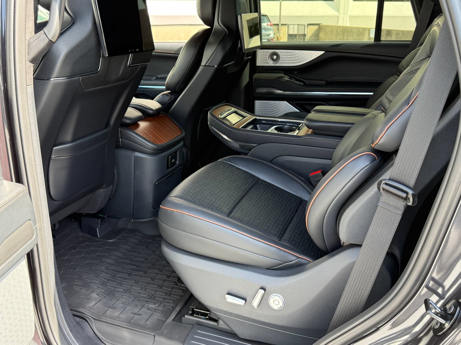 New 2026 Lincoln Navigator Black Label AWD/4WD image 28