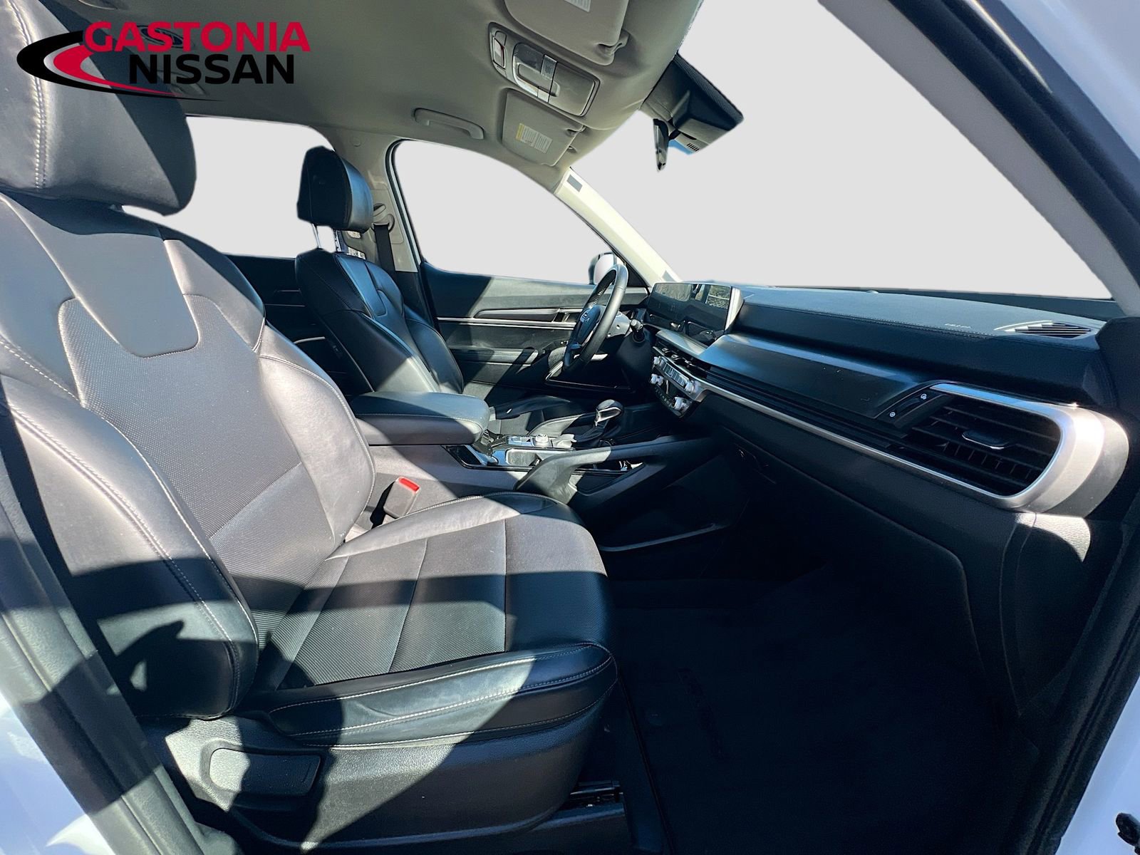 Used 2023 Kia Telluride LX image 38