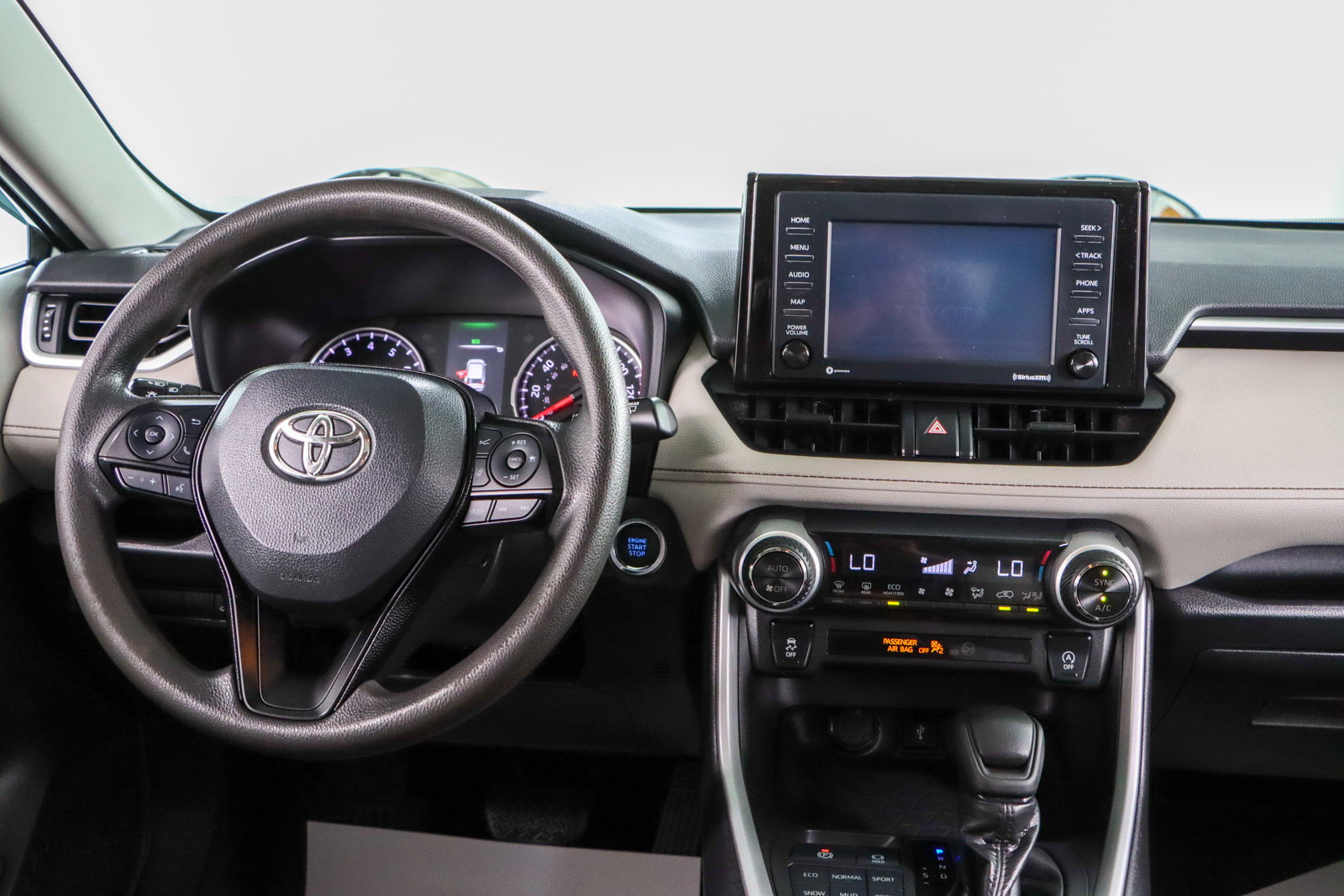 Used 2021 Toyota RAV4 XLE w/ Convenience Package AWD/4WD image 17