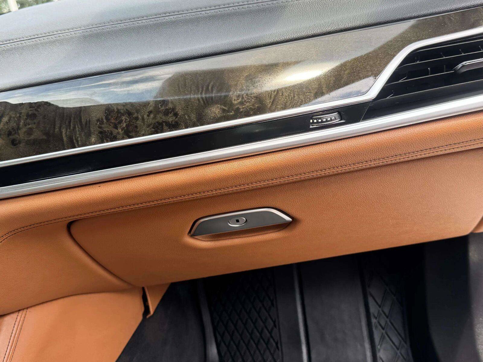 Used 2016 BMW 750i xDrive AWD/4WD image 48