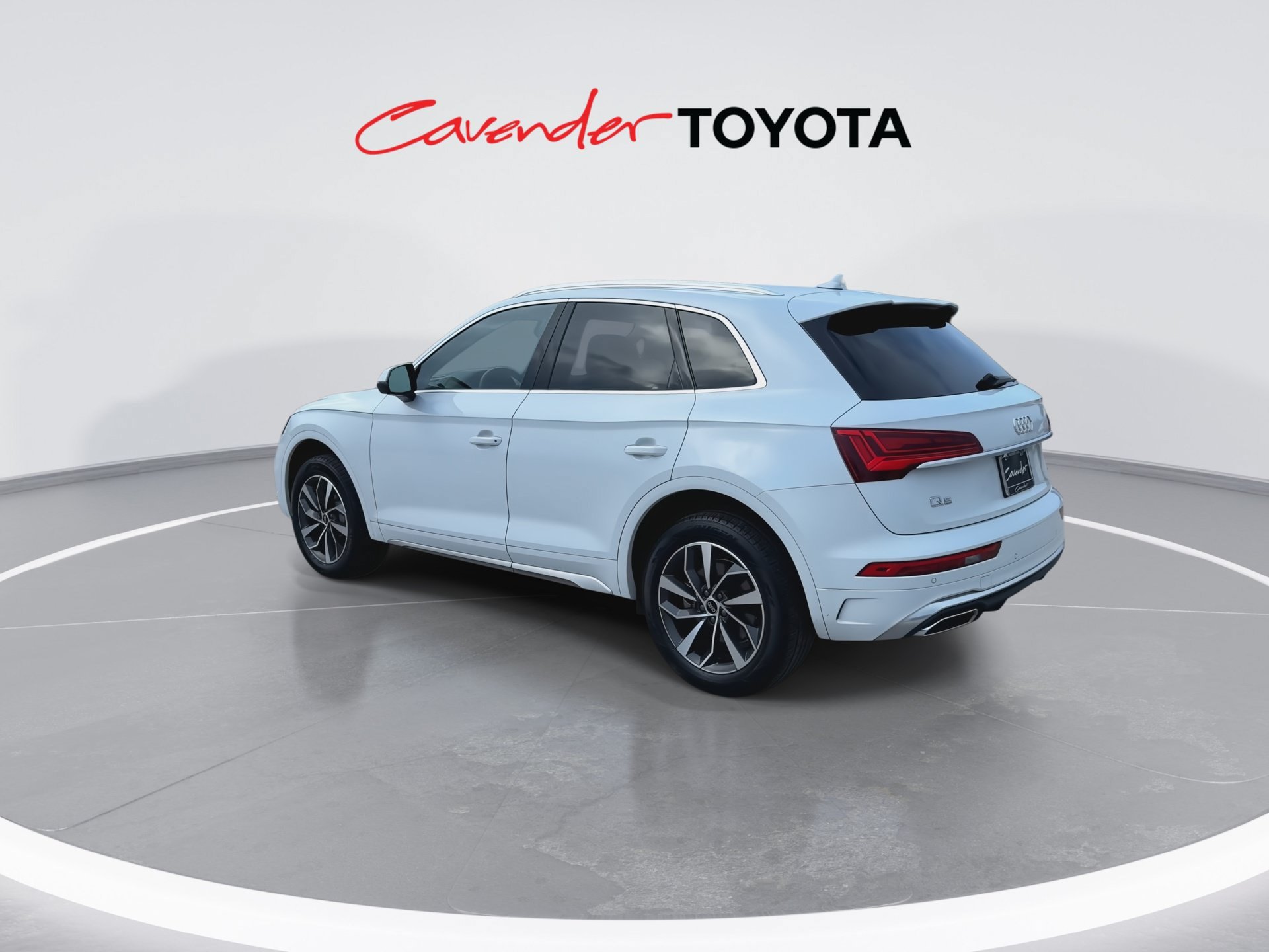 Used 2024 Audi Q5 2.0T Premium w/ Convenience Package AWD/4WD image 6