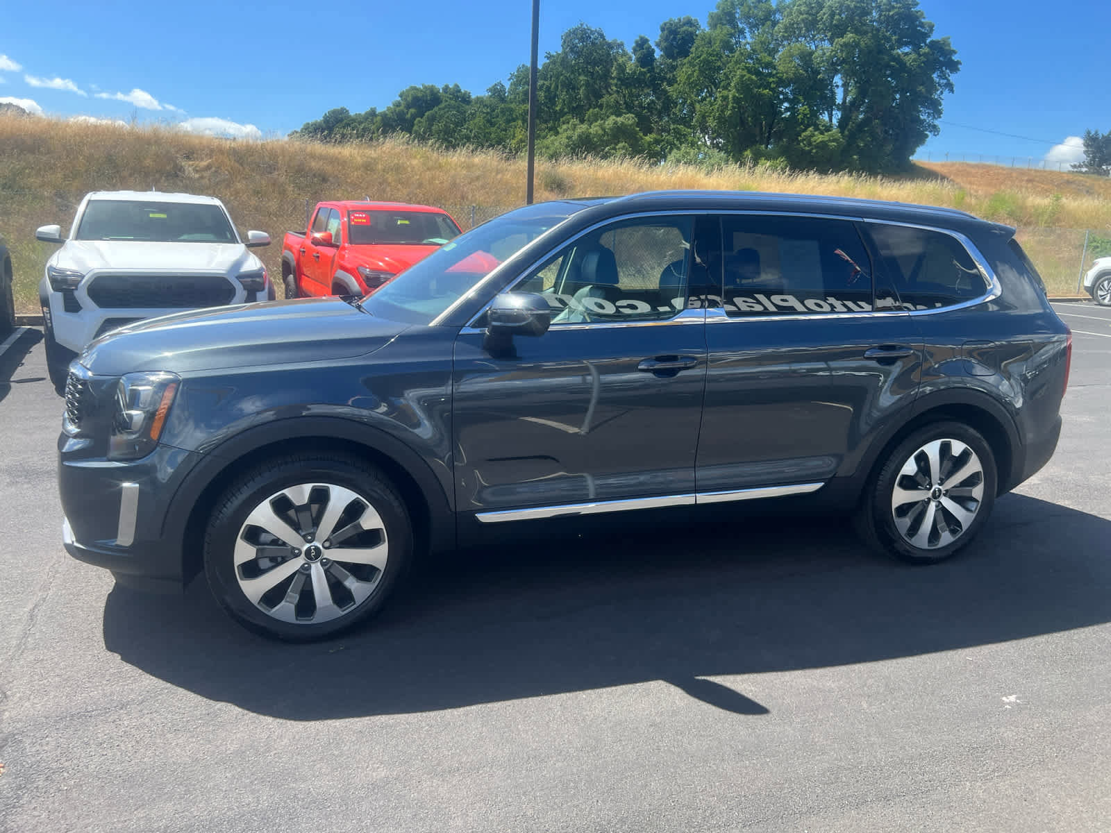 Used 2022 Kia Telluride EX w/ EX Premium Package image 7