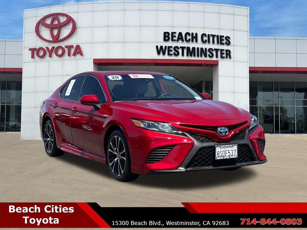 Certified 2020 Toyota Camry SE FWD image 1