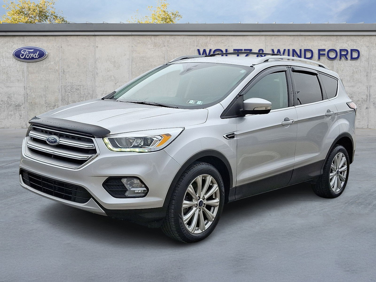 Used 2017 Ford Escape Titanium image 3
