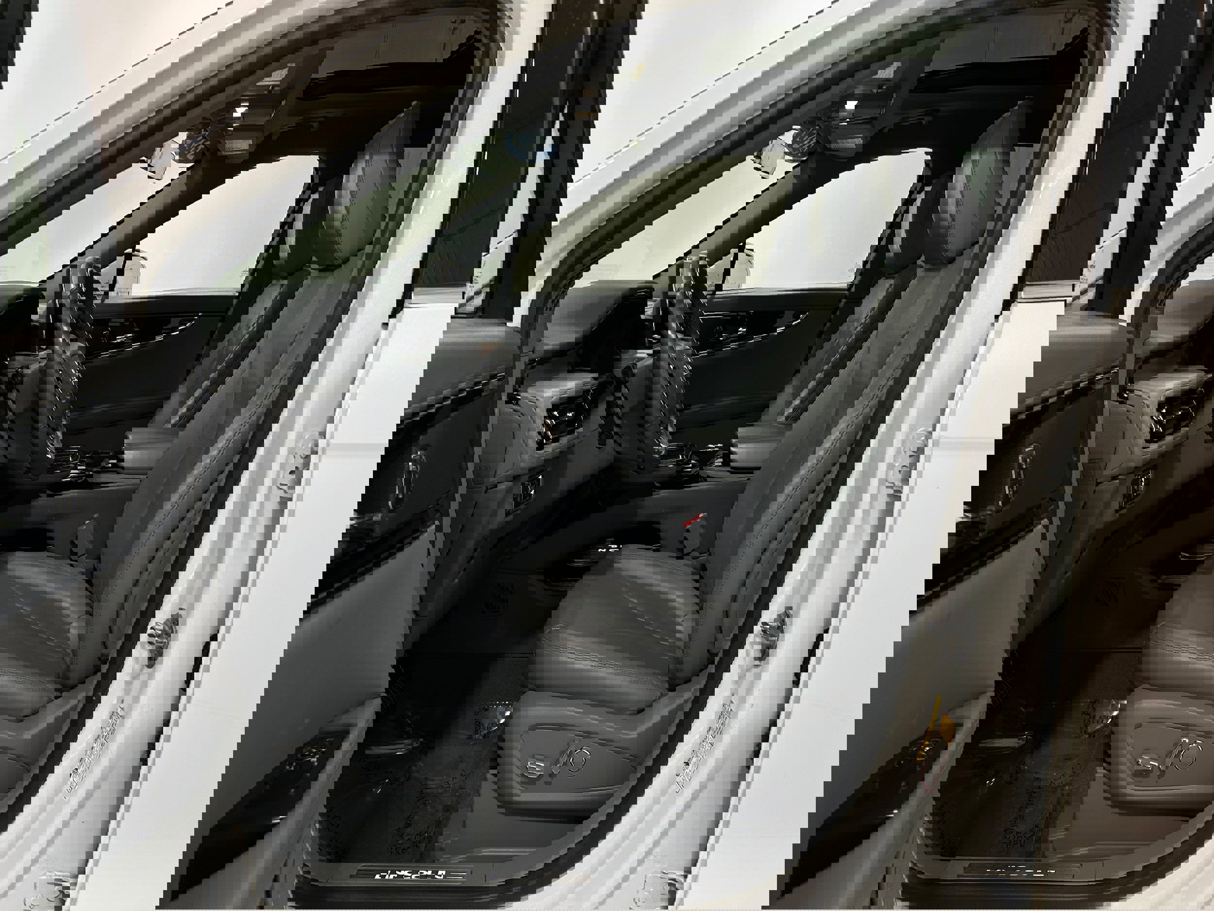 Used 2022 Lincoln Nautilus Reserve image 4