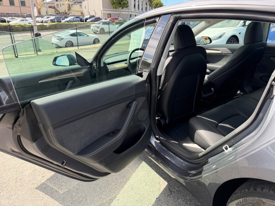 Used 2023 Tesla Model 3 Standard Range image 43