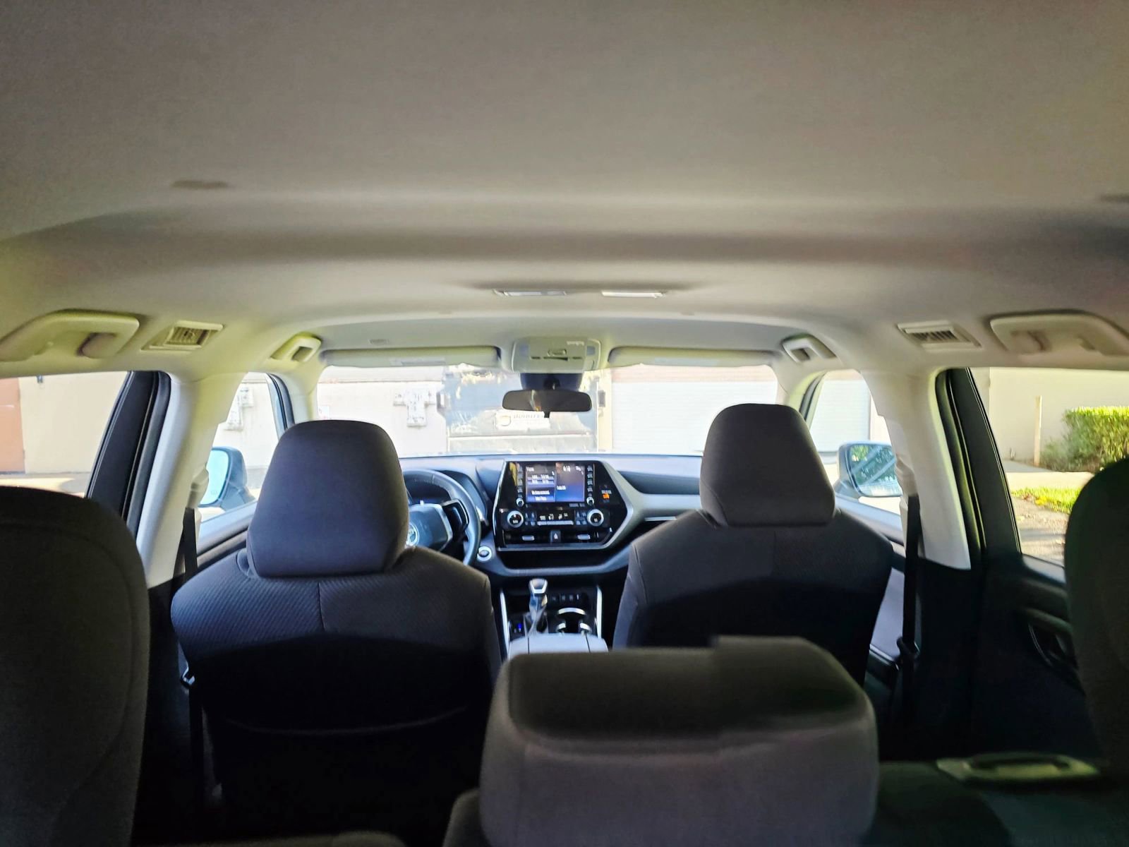 Used 2020 Toyota Highlander LE FWD image 45